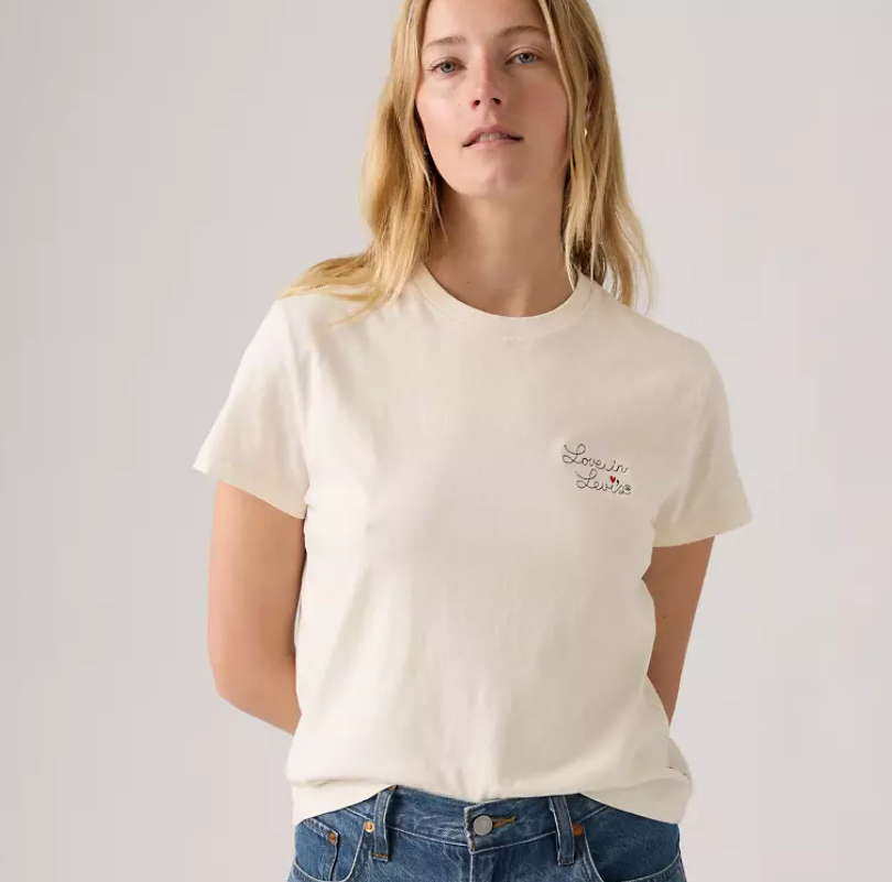 Levis graphic classic tee love in levis egret Levis graphic classic tee love in levis egret